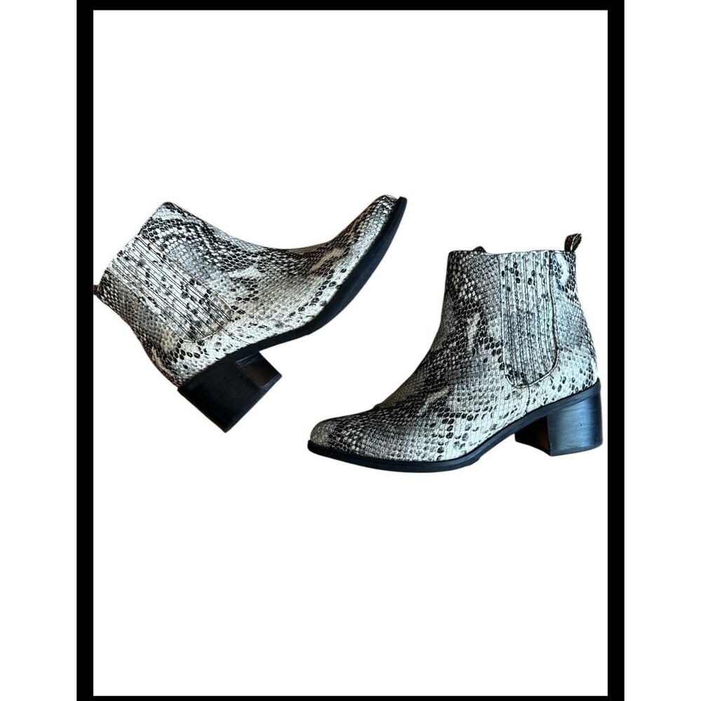 BLONDO‎ Elvina Waterproof Snake Ankle Booties Pointed Toe Block Heel Size 8.5